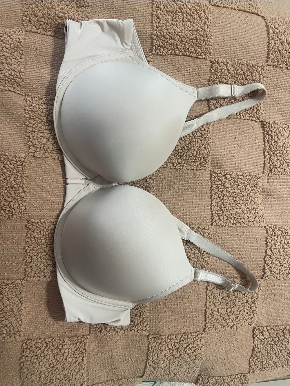 Everyday Smooth Molded Bra in Cream